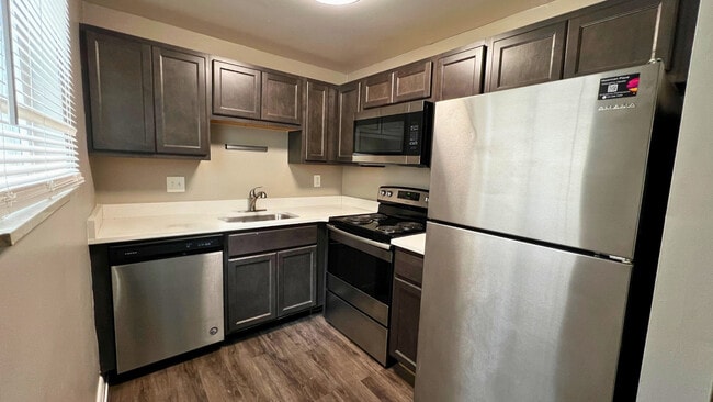 1 Bed 1 Bath 600sqft - MOORMAN PLACE APARTMENTS