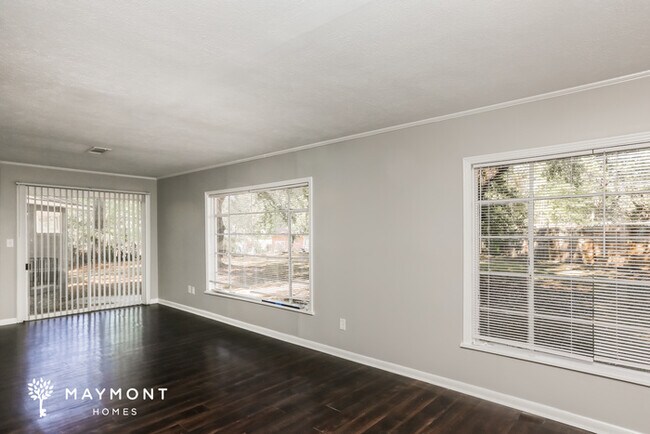 Building Photo - 4 Bedroom, 3 Bath in Jackson!