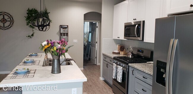 Foto del edificio - 2 br, 2 bath House - 1866 W Roby Ave