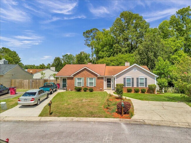 Building Photo - North Macon Charmer