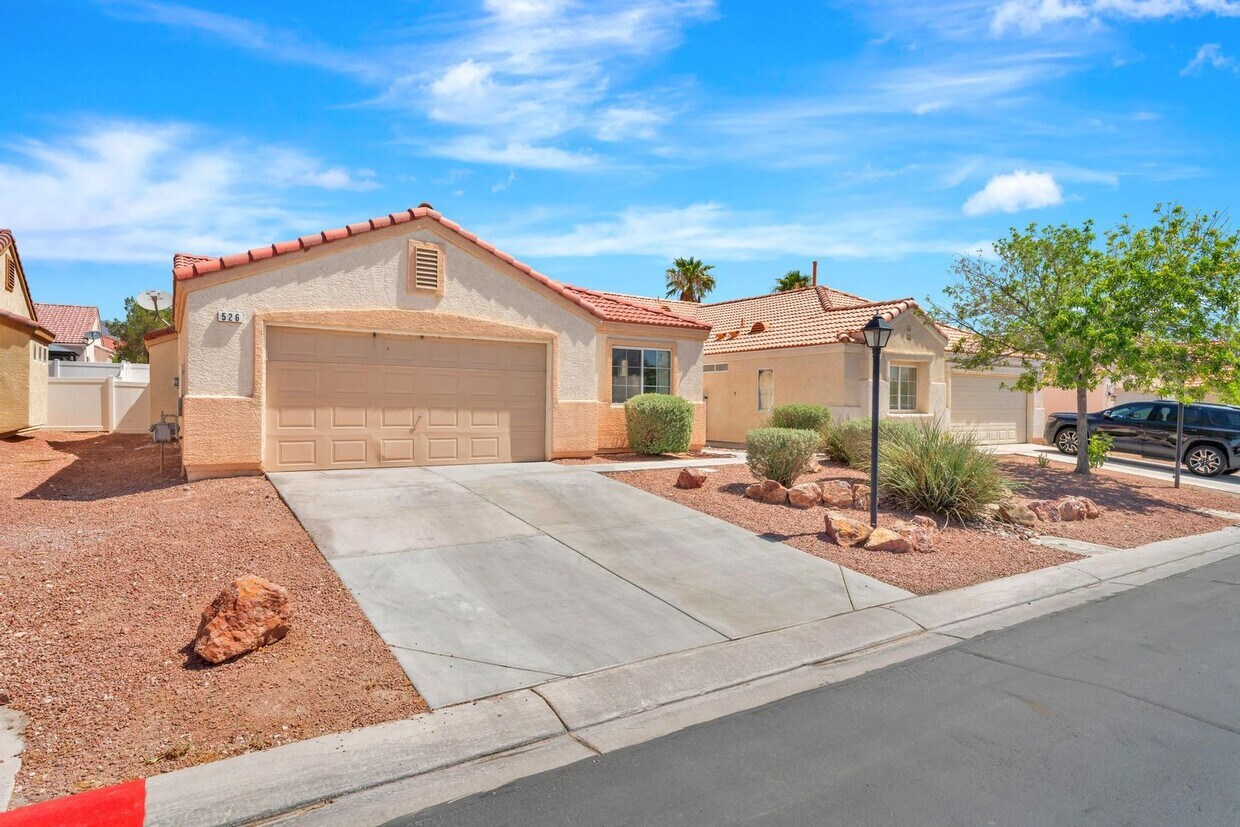 Gated Community Single Story In North Las... - Gated Community  Single Story In North Las...