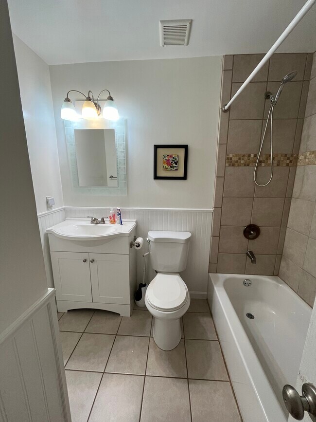 Building Photo - 1115 Neptune Pl