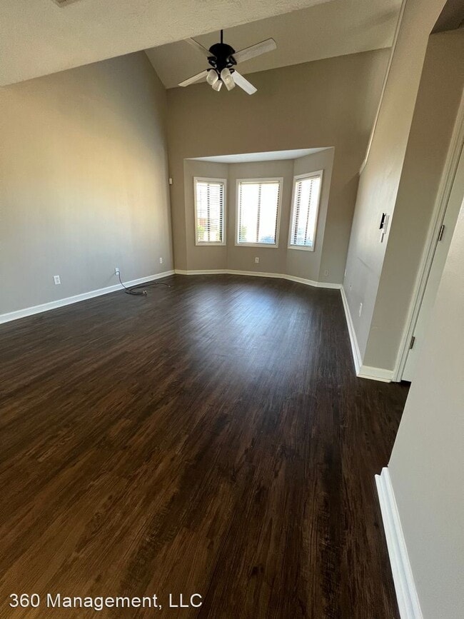 Building Photo - 2 br, 2.5 bath House - 881 Hollins Ave