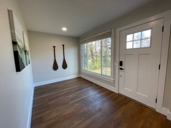 Building Photo - Lovely Ranch Home