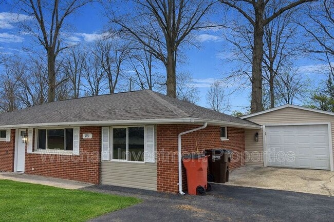 Building Photo - 713 Wildwood Ave