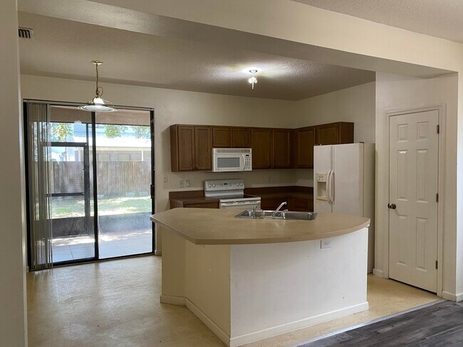 Building Photo - 5388 Hallamshire Blvd