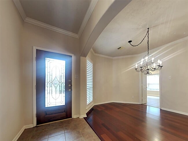 Building Photo - 155 S Queenscliff Cir