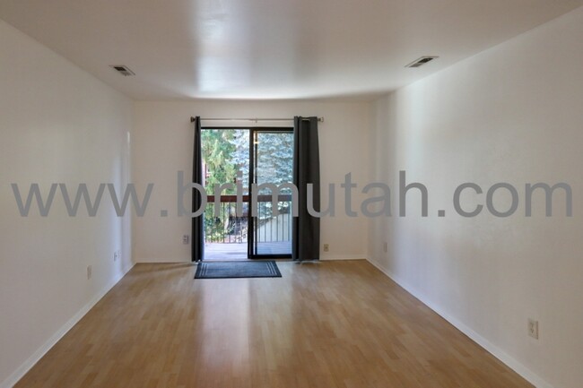 Building Photo - 425 S 1000 E