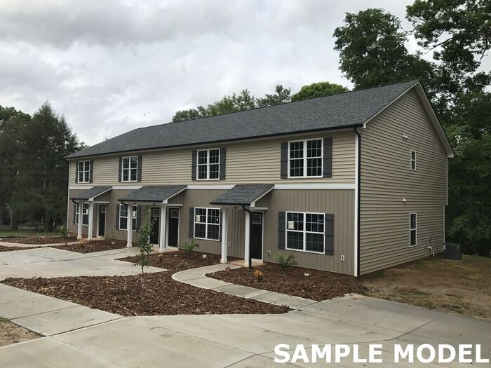 Foto principal - Newer! End unit townhouse in Kannapolis, NC!!