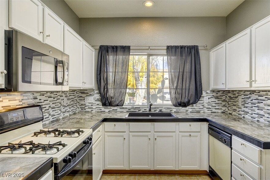 Foto principal - 7733 Donald Nelson Ave