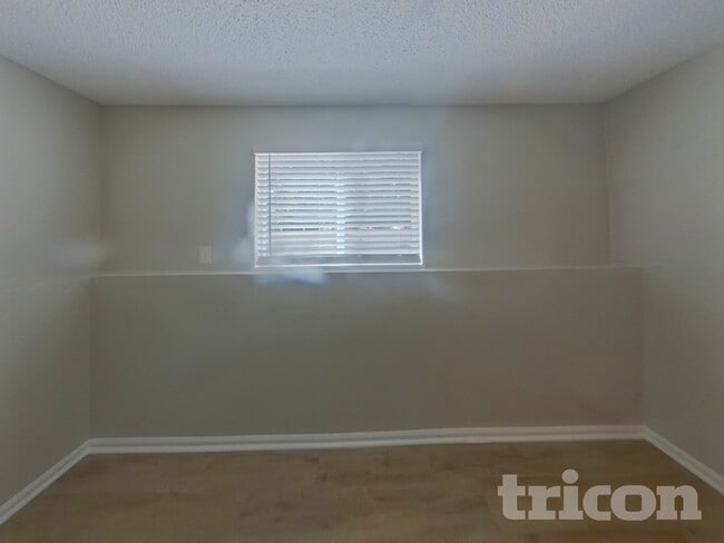 Building Photo - 6650 Brook Forest Dr