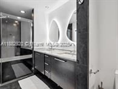 Building Photo - 900 Biscayne Blvd