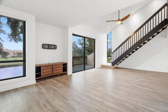Foto del edificio - 1328 Pelican Creek Xing