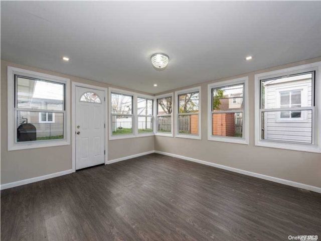 Building Photo - 2621 Arleigh Rd