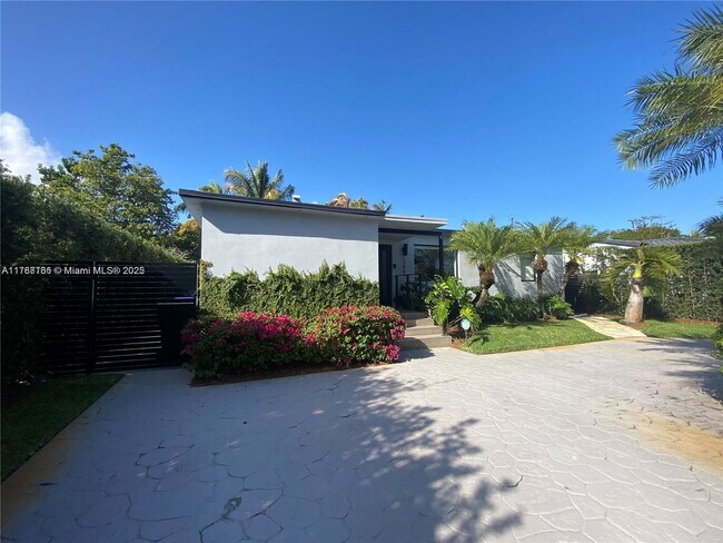 Foto del edificio - 3661 SW 18th Terrace