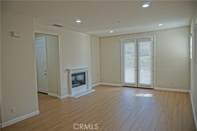 Foto del edificio - 1372 McFadden Dr
