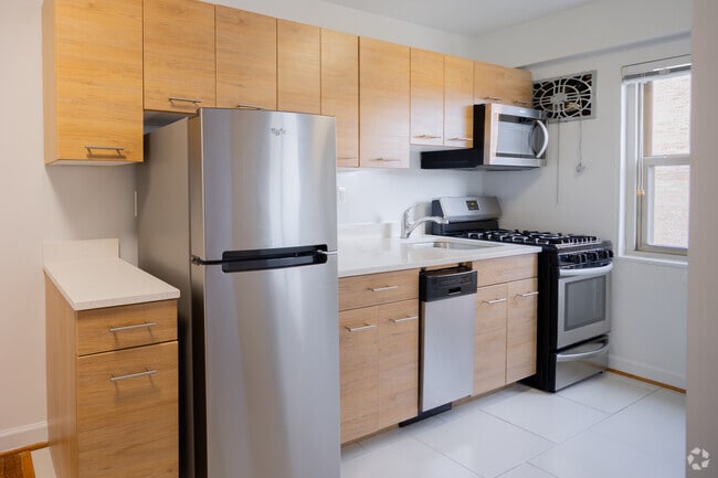 1BR, 1BA - 767 SF - Kitchen - Skyline Towers Apartments