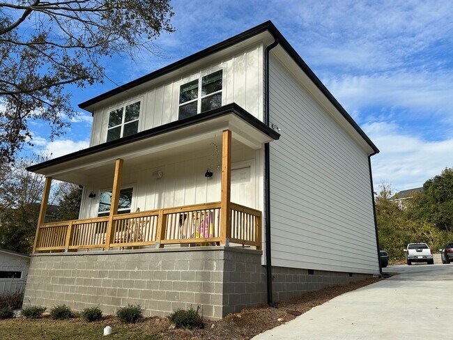 Four Bedroom Available off MLK - Four Bedroom Available off MLK House