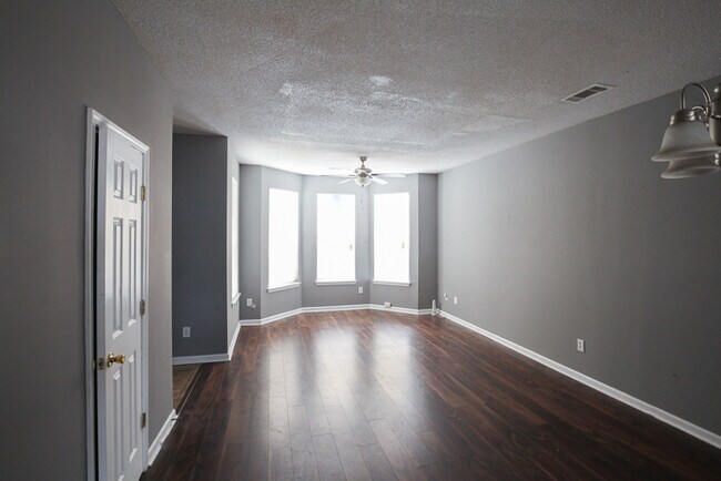 Building Photo - 1479 Riverrock Trail SW
