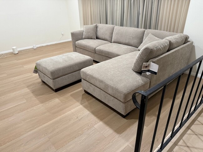 Foto del edificio - 750 Kostner Dr