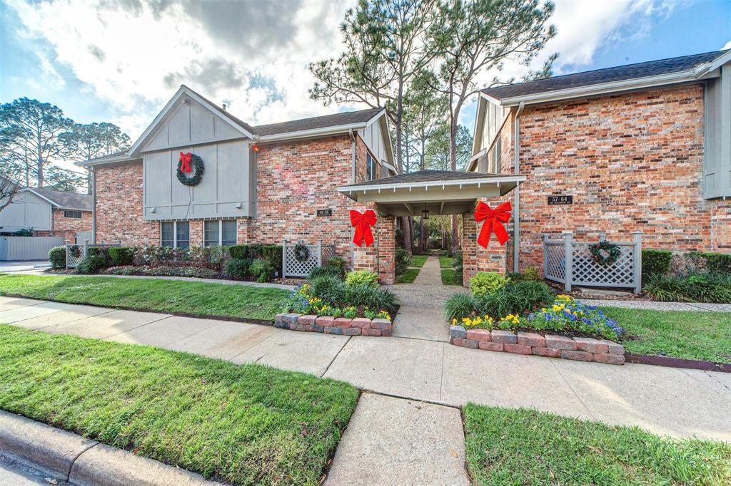 Foto principal - 515 Tallowood Rd
