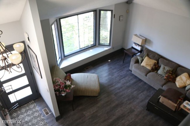 Building Photo - 4 br, 2 bath House - 10889 SW Dover Ct