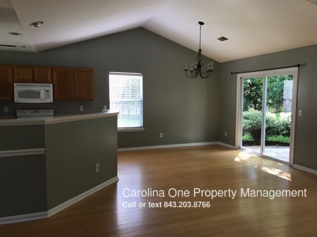 Foto del edificio - 1529 Sweet Myrtle Cir