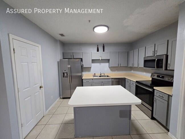 Building Photo - 2048 Cypress Bay Blvd