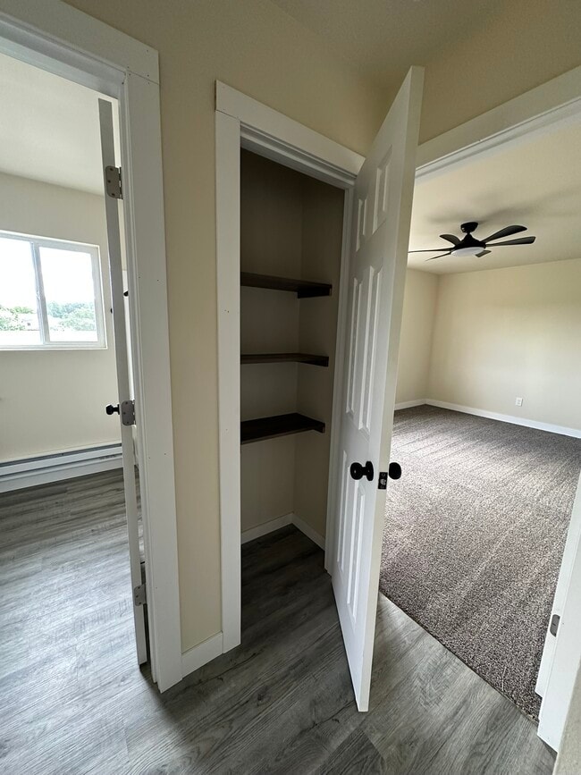 Building Photo - Valley View Estates C