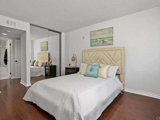 Building Photo - 3945 Nobel Dr