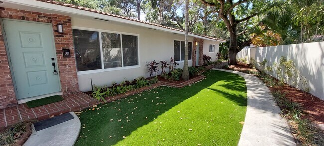 Building Photo - 1235 SW 13th Cir