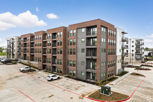 Building Photo - Whitlow