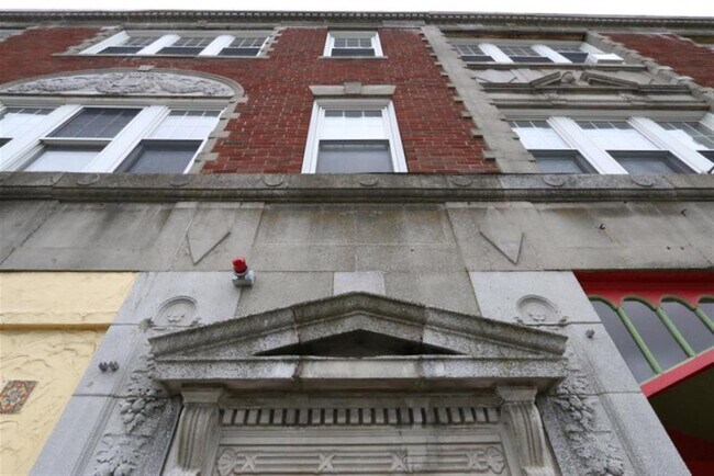 Foto del edificio - 208 Massachusetts Ave