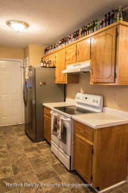 Building Photo - 382 Brook Mead Dr