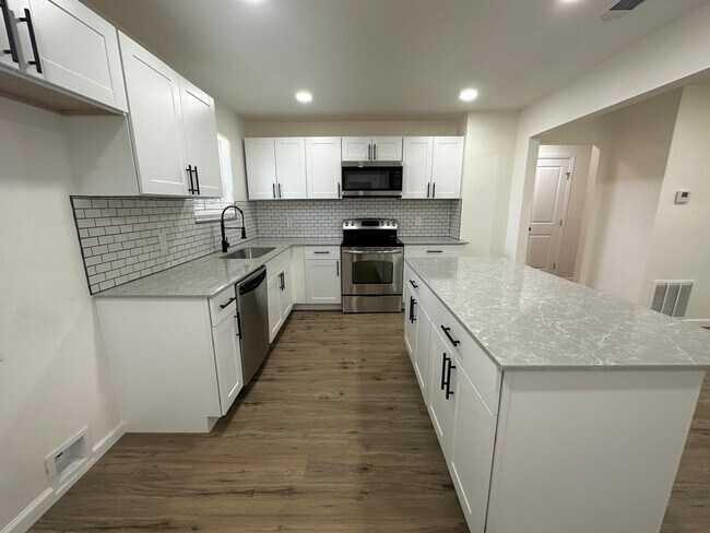 Building Photo - 9920 San Lea Dr