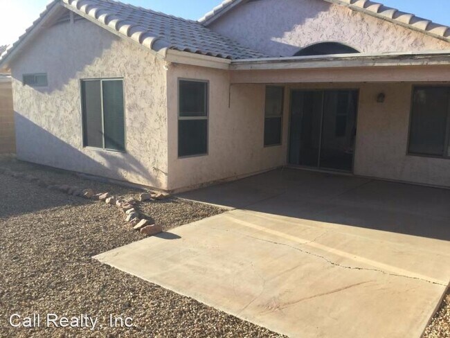 Foto del edificio - 3 br, 2 bath House - 1673 E Tremaine Avenue