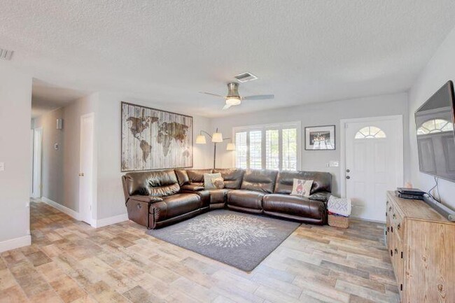 Foto del edificio - 4640 Ellwood Dr