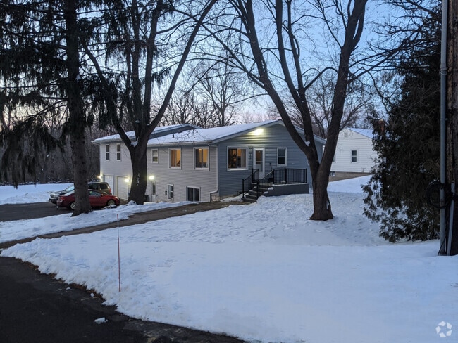 Building Photo - 2267 S Syene Rd
