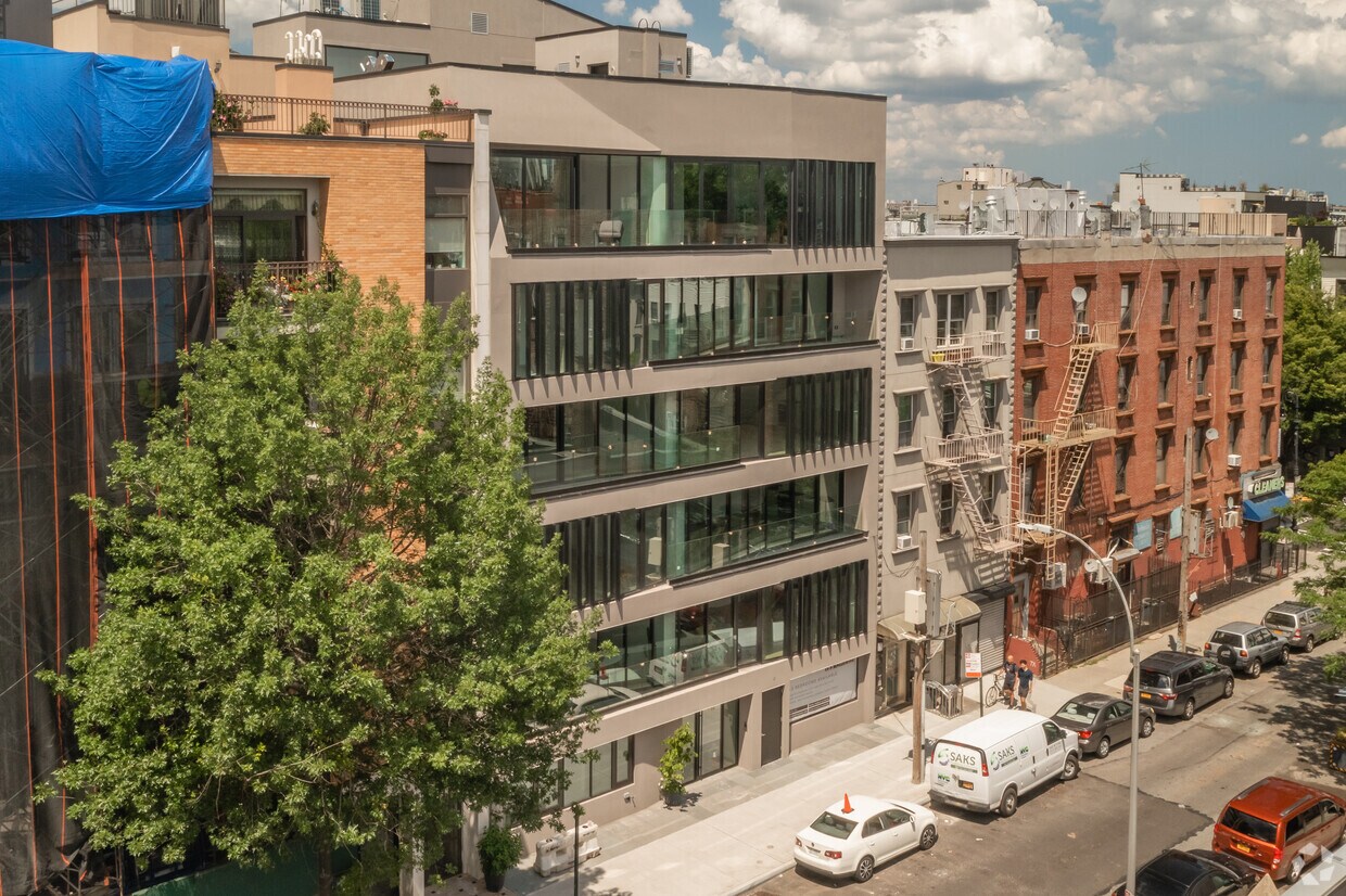 Building Photo - 153 Green St