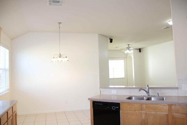 Foto del edificio - 7310 Northfork Dr