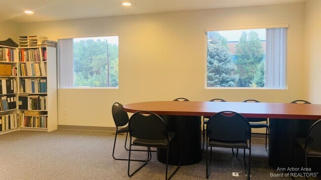 Foto del edificio - 4470 Jackson Rd
