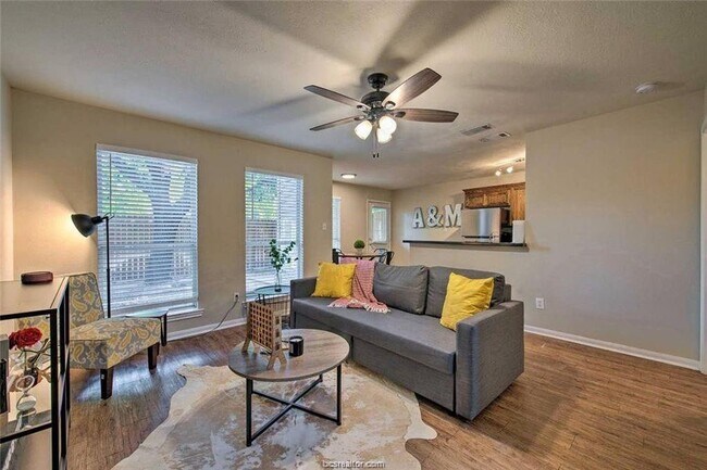 Building Photo - 1225 Oney Hervey Dr