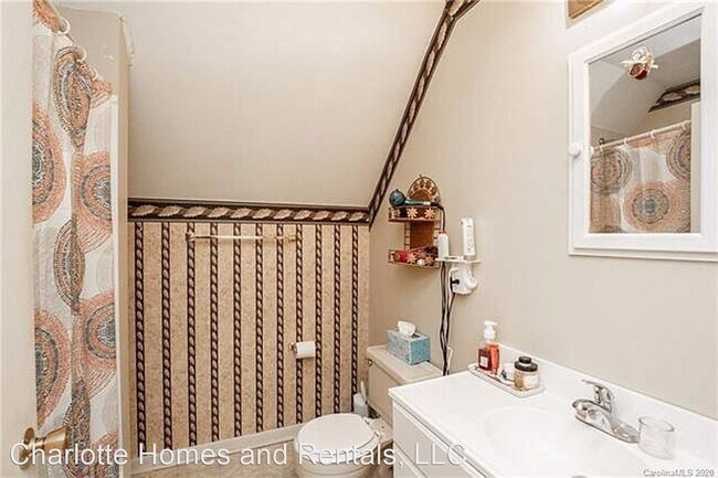 Building Photo - 4 br, 2 bath House - 6515 Burning Bush
