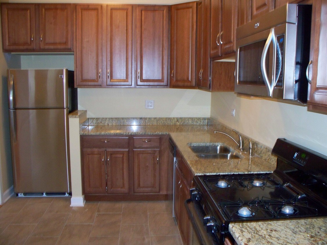Foto principal - 5121 S Ingleside Ave