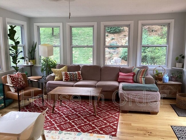 Foto del edificio - 23 Moore Ave