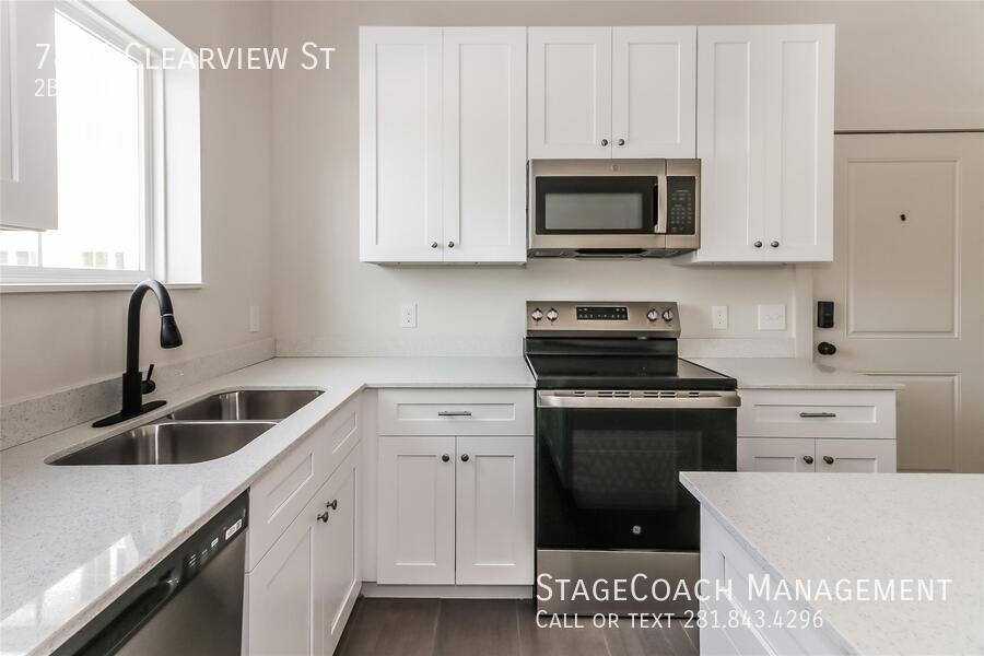 Foto principal - 7806 Clearview St