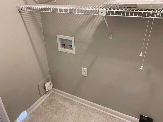 Laundry Room - 8335 Summa Ave