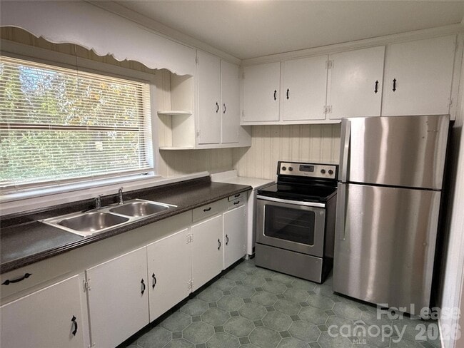 Foto del edificio - 104 Stowe Rd