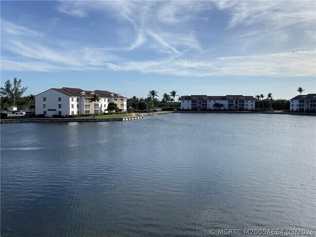 Foto del edificio - 4492 NE Ocean Blvd