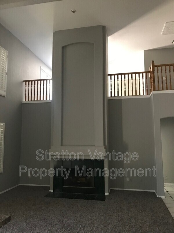 Foto del edificio - 4740 E Desert Ln